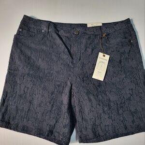 Blue Bermuda Shorts with Textured Fabric and Mid-Length Floral Design